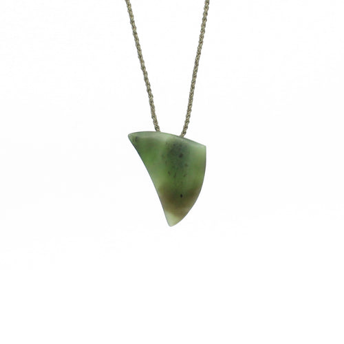 Niho Pounamu Pendant | by Ric Moor