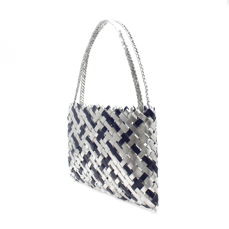 Kete Silver and Blue Aluminium - 14 ends | By Anna Gedson - Whakatōhea