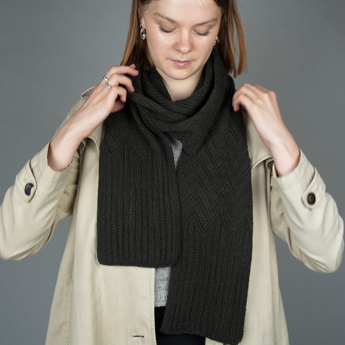 Rapids Scarf in Arapawa Blend - Ponga | Knit Shepherd