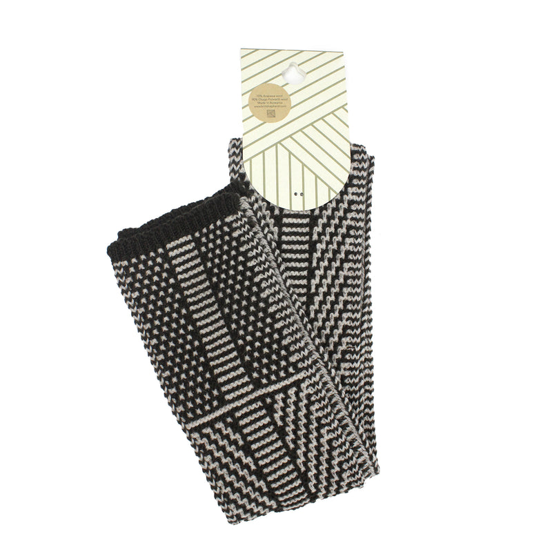 Taranaki Tie Scarf in Arapawa blend | Knit Shepherd